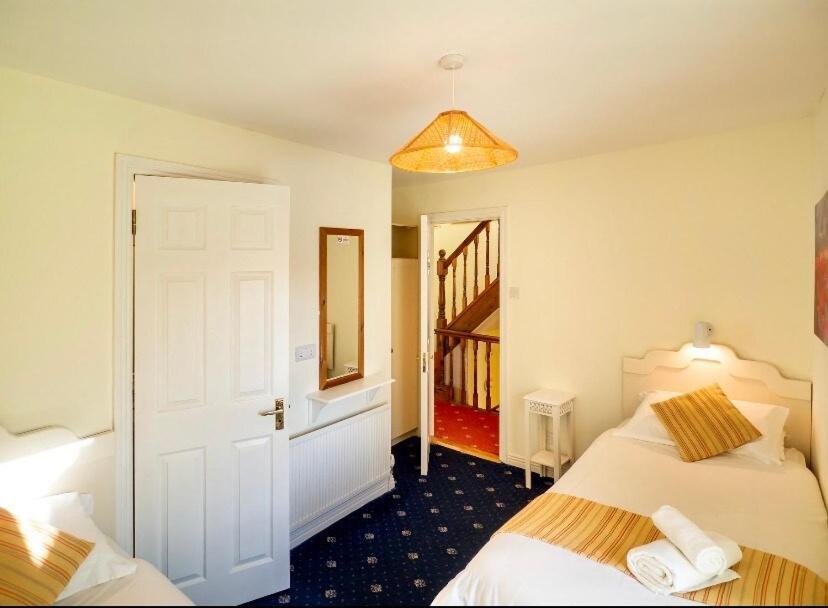 White Heather House Clifden Town Square 外观 照片