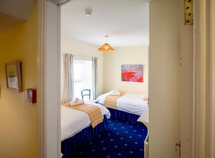 White Heather House Clifden Town Square 外观 照片