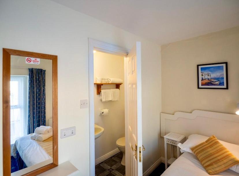 White Heather House Clifden Town Square 外观 照片